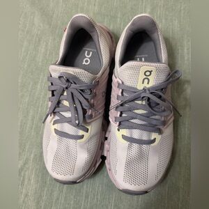On Running Women's Light Gray Athletic Shoes